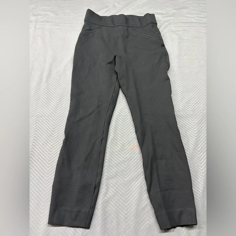 SPANX Women’s Capris 22” Black Pants Size XS